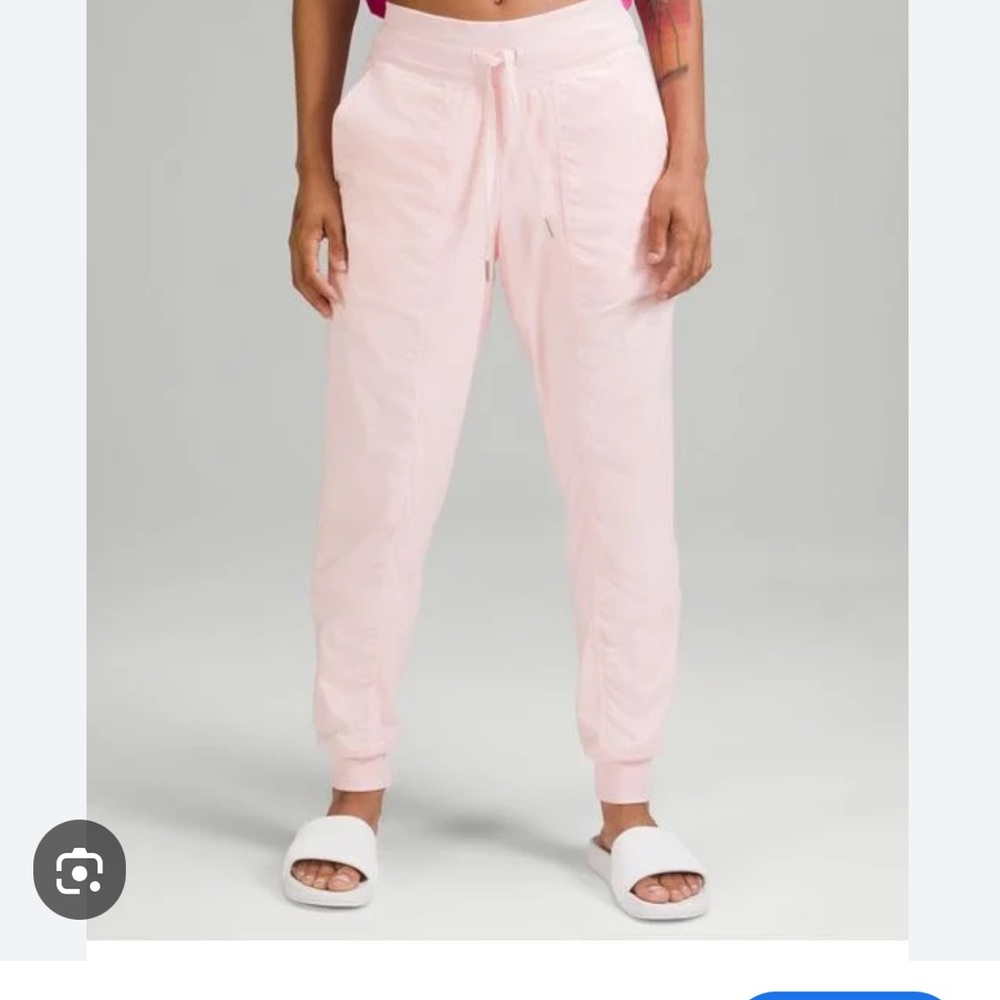 lululemon athletica women’s Soft Pink Joggers size 2